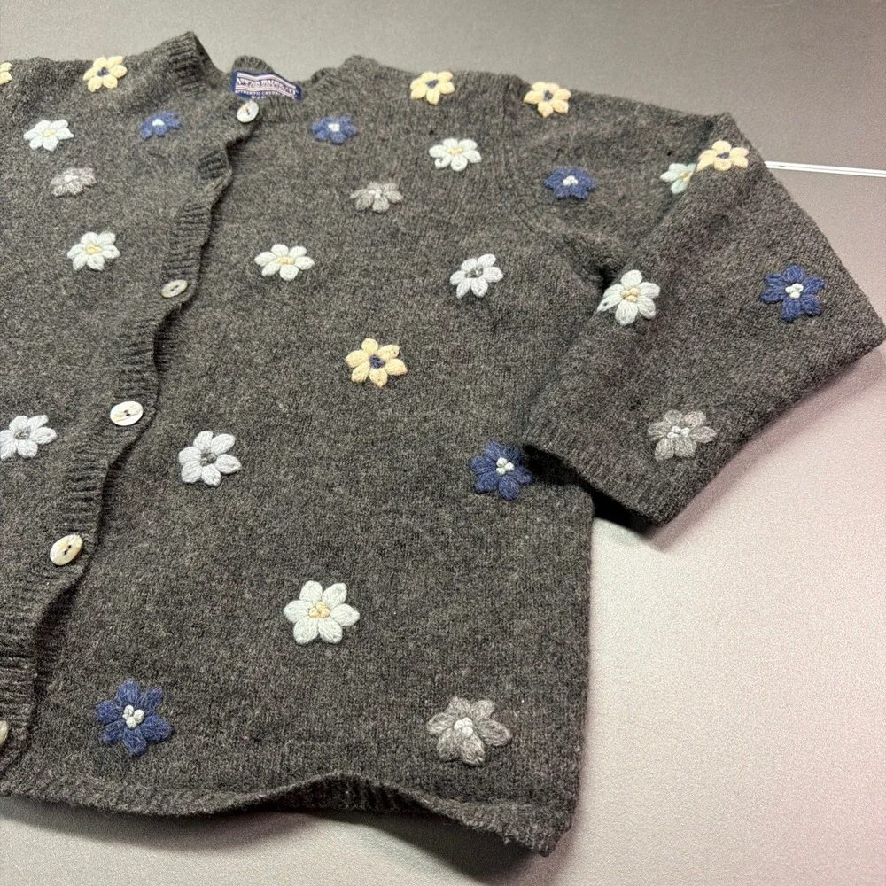 Newton Trading Co 100% Wool Floral Embroidered Cardigan Sweater Gray 1X Vintage